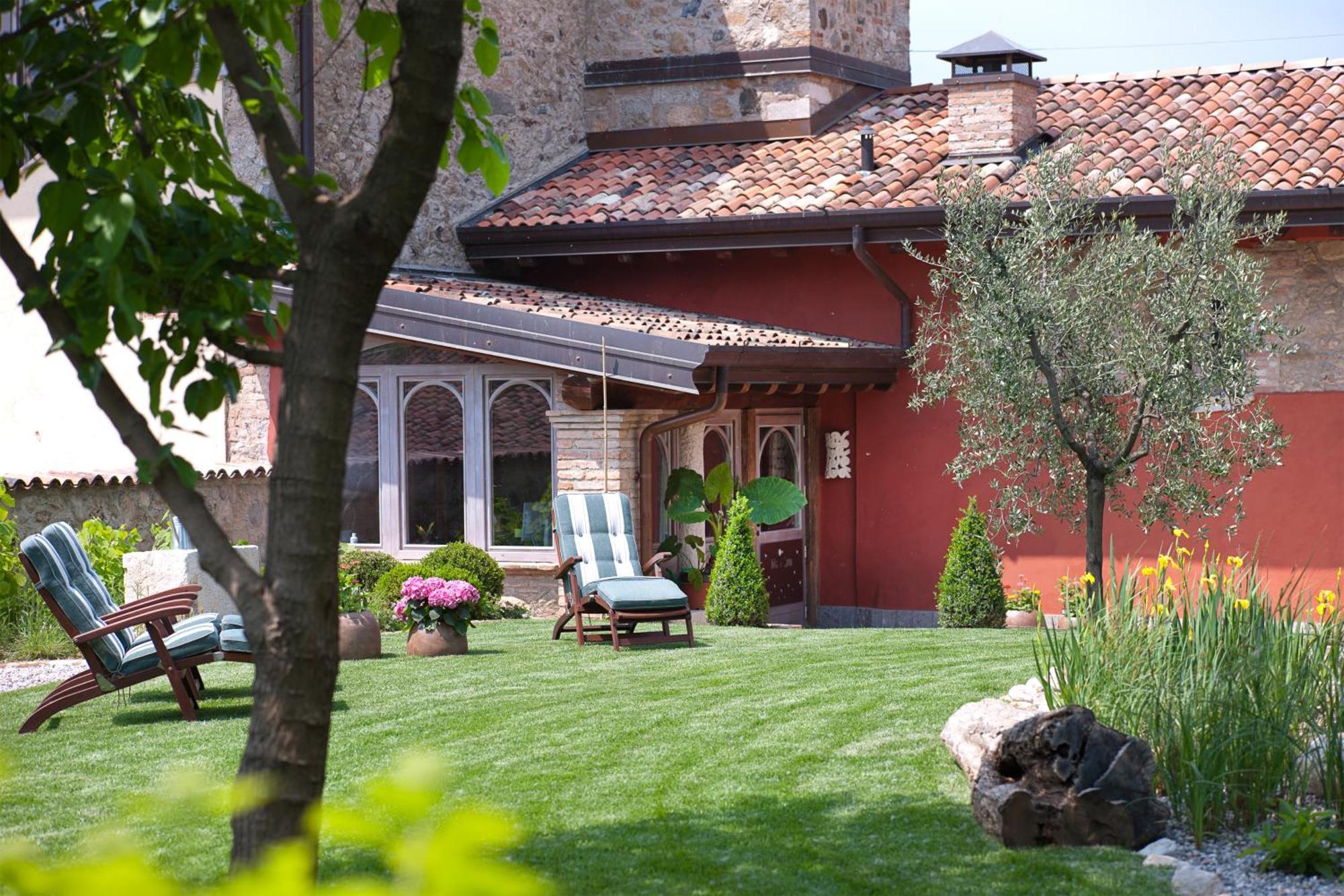 Boutique Hotel Villa Dei Campi Gavardo Exterior photo